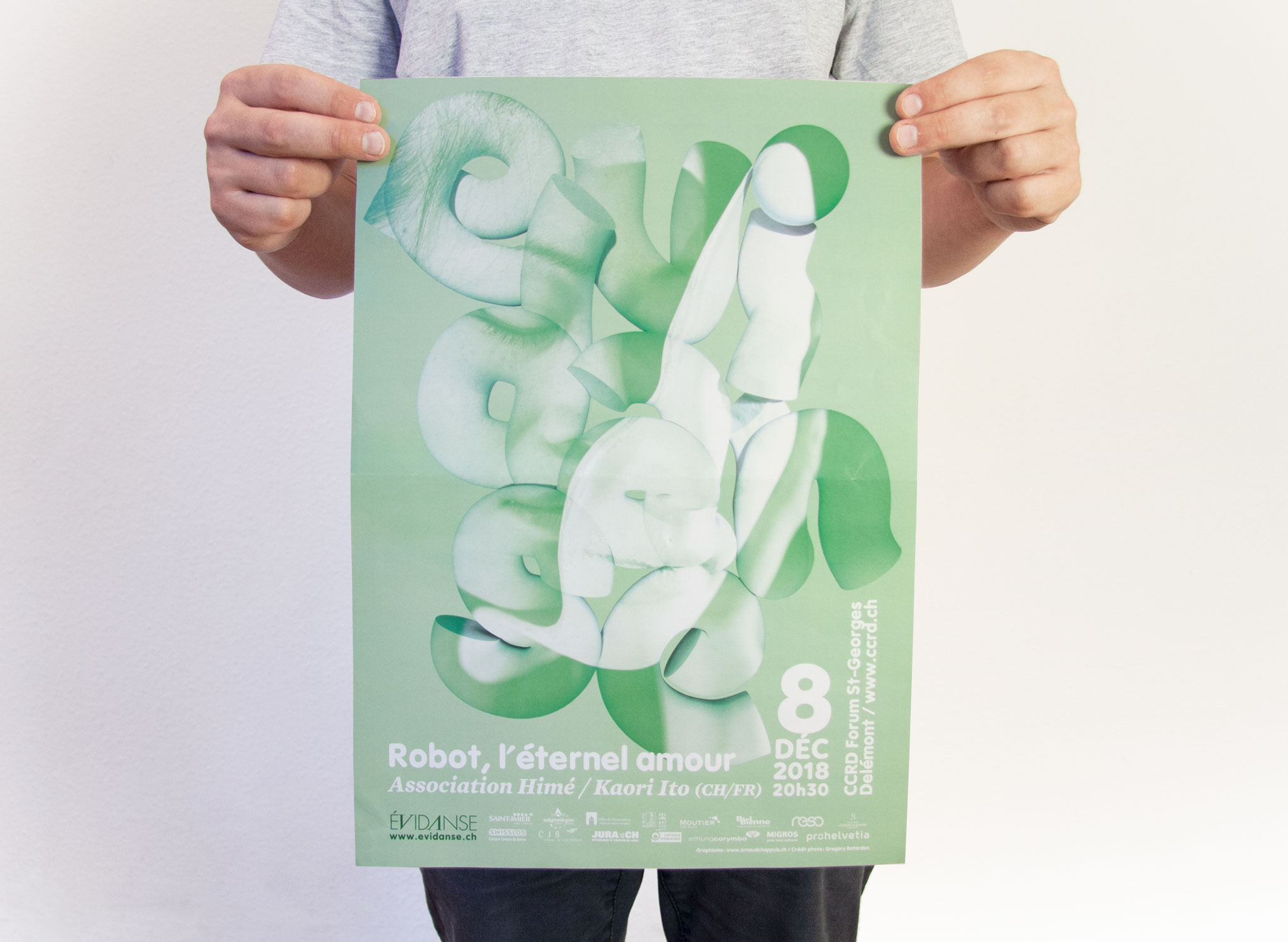 evidanse 2018-2019 affiche Robot, l'éternel amour - Association Himé / Kaori Ito - crédit photo Gregory Batardon - édition aicc - impression le franc-montagnard SA - graphisme arnaud-chappuis